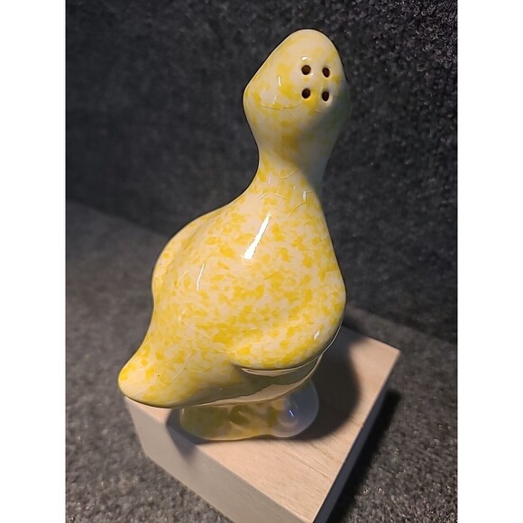Vintage Treasure Craft Yellow Speckled Pottery Ducks Salt & Pepper Shakers Duck - Picture 7 of 10